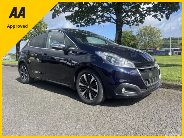 Peugeot 208 Hatchback, Petrol, 2019, Blue