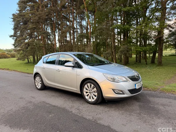 Opel Astra Hatchback, Diesel, 2011, Silver