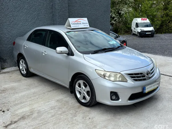 Toyota Corolla Saloon, Diesel, 2011, Silver