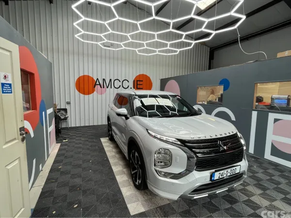 Mitsubishi Outlander SUV, Petrol Plug-in Hybrid, 2024, White
