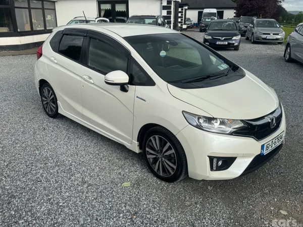 Honda Fit Hatchback, Petrol Hybrid, 2016, White
