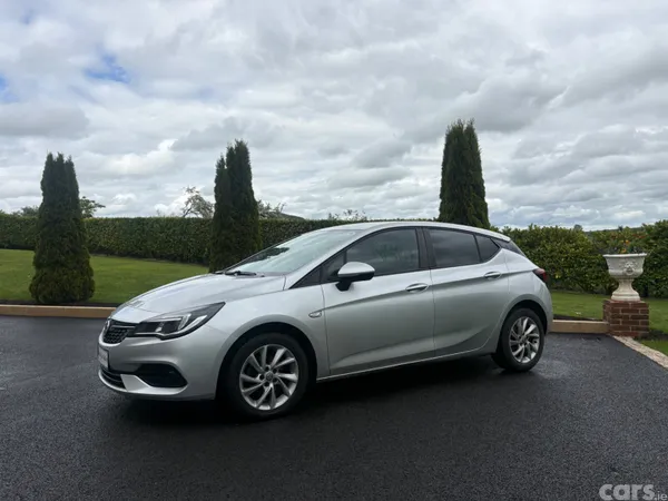 Vauxhall Astra Hatchback, Diesel, 2020, Silver