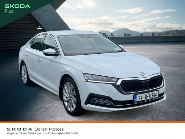 Skoda Octavia Hatchback, Diesel, 2024, White