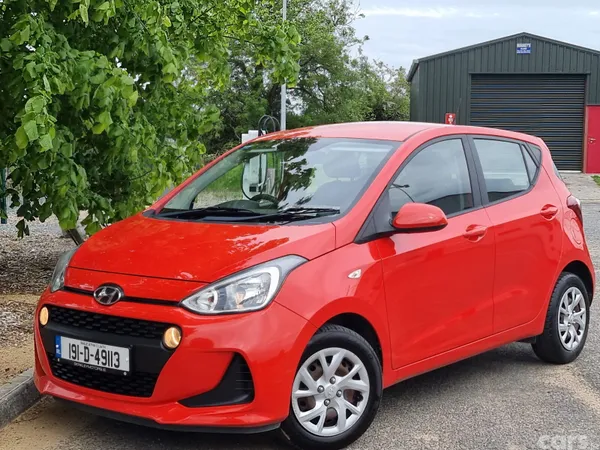 Hyundai i10 Hatchback, Petrol, 2019, Red