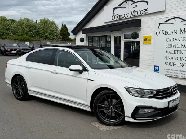 Volkswagen Passat Saloon, Diesel, 2022, White