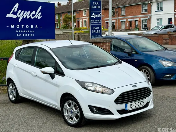 Ford Fiesta Hatchback, Petrol, 2015, White
