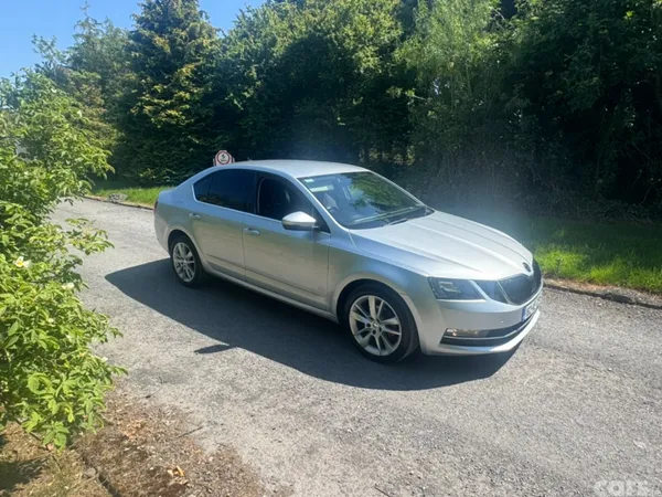 Skoda Octavia Saloon, Diesel, 2018, Grey