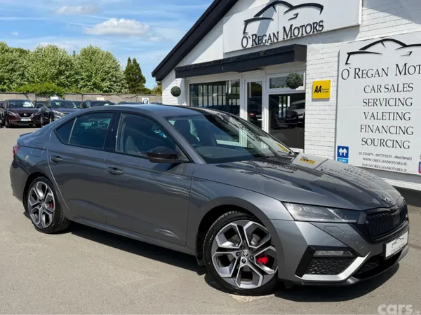 Skoda Octavia Hatchback, Diesel, 2023, Grey