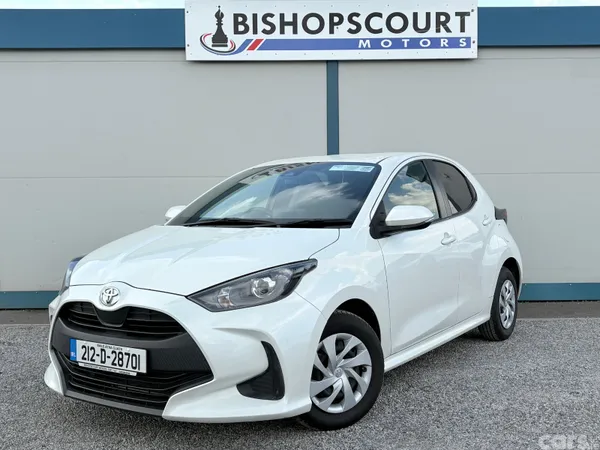 Toyota Yaris Hatchback, Petrol, 2021, White