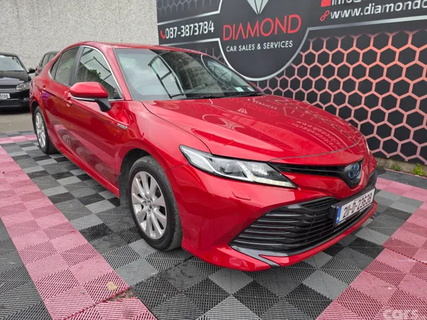 Toyota Camry Saloon, Petrol Hybrid, 2021, Red