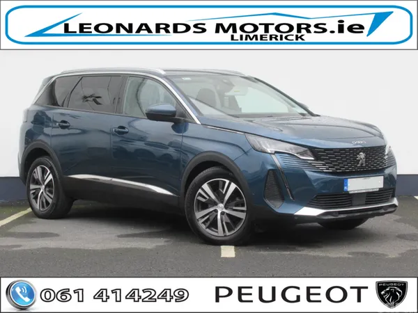 Peugeot 5008 MPV, Diesel, 2023, Blue