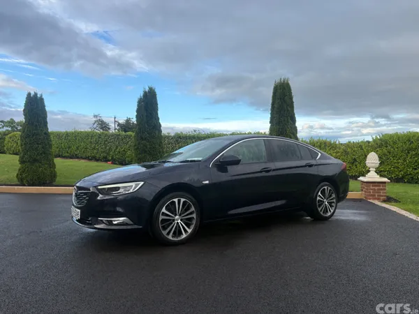 Opel Insignia Hatchback, Diesel, 2020, Blue
