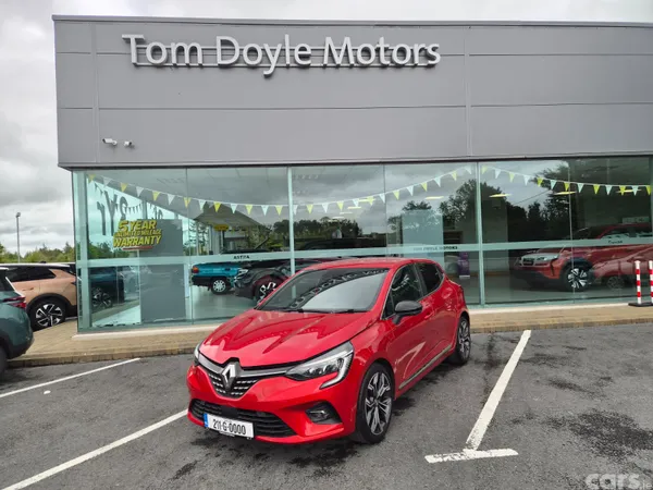 Renault Clio Hatchback, Petrol, 2021, Red