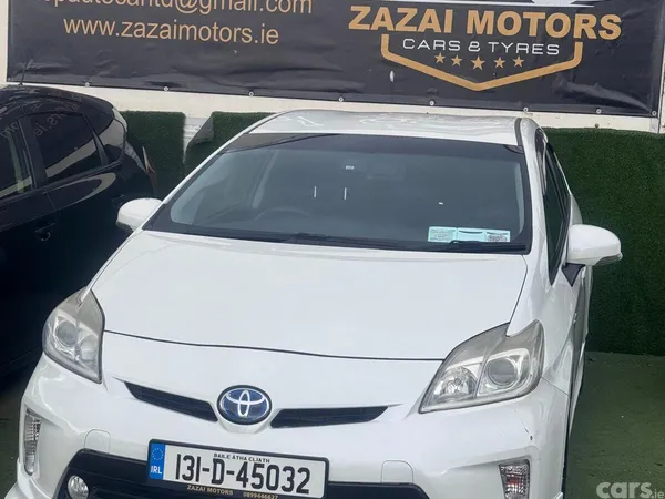 Toyota Prius Hatchback, Petrol Hybrid, 2013, White