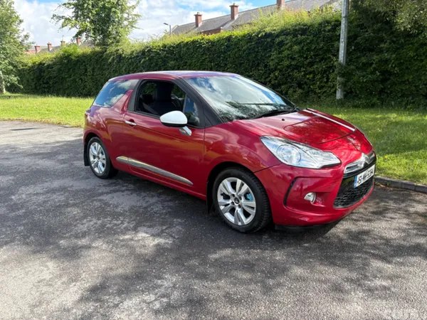 Citroen DS 3 Hatchback, Petrol, 2015, Red