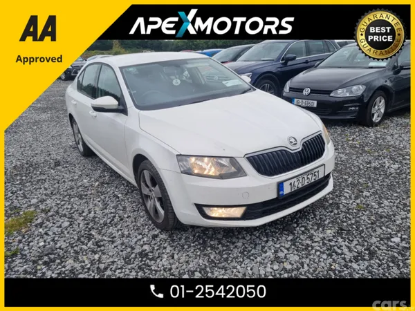 Skoda Octavia Hatchback, Diesel, 2014, White