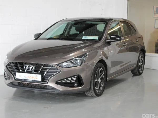 Hyundai i30 Hatchback, Petrol, 2021, Brown