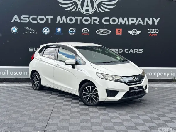 Honda Fit Hatchback, Petrol Hybrid, 2015, White