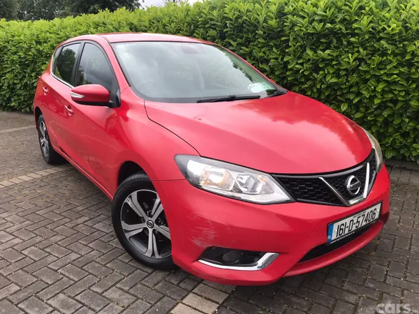 Nissan Pulsar Hatchback, Diesel, 2016, Red