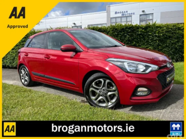 Hyundai i20 Hatchback, Petrol, 2019, Red