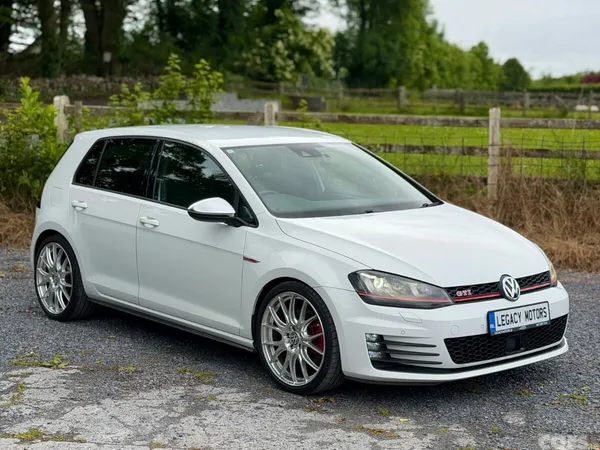 Volkswagen Golf Hatchback, Petrol, 2014, White