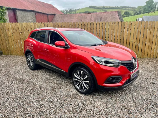 Renault Kadjar SUV, Petrol, 2019, Red