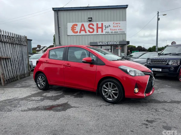 Toyota Yaris Hatchback, Petrol, 2016, Red