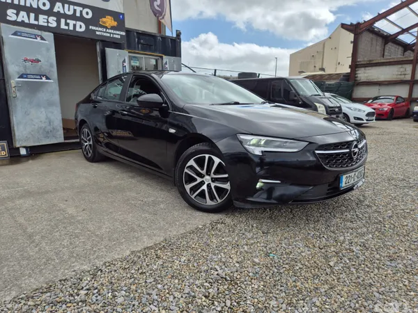 Opel Insignia Hatchback, Diesel, 2022, Black