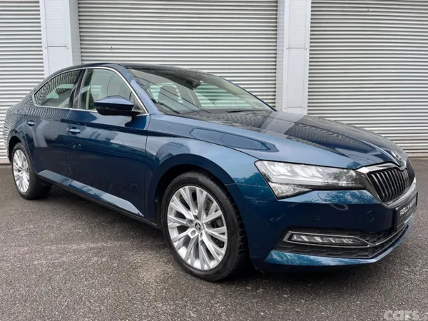 Skoda Superb Hatchback, Diesel, 2024, Blue