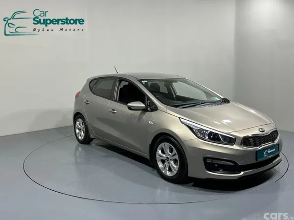 Kia Ceed Hatchback, Diesel, 2016, Silver