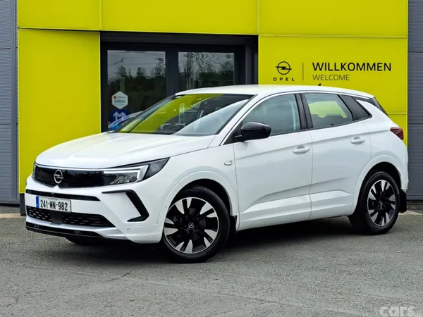 Opel Grandland SUV, Diesel, 2024, White