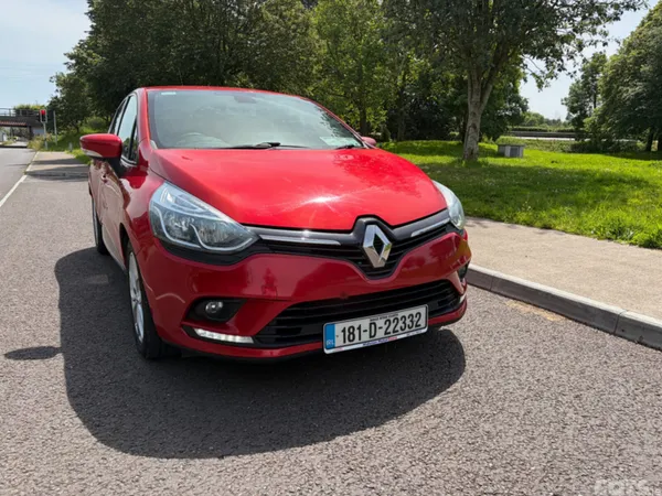 Renault Clio Hatchback, Petrol, 2018, Red