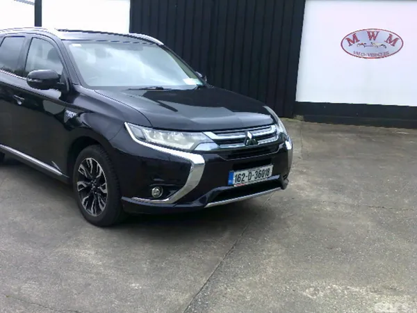 Mitsubishi Outlander SUV, Petrol Plug-in Hybrid, 2016, Black