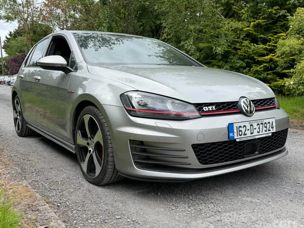 Volkswagen Golf Hatchback, Petrol, 2016, Silver