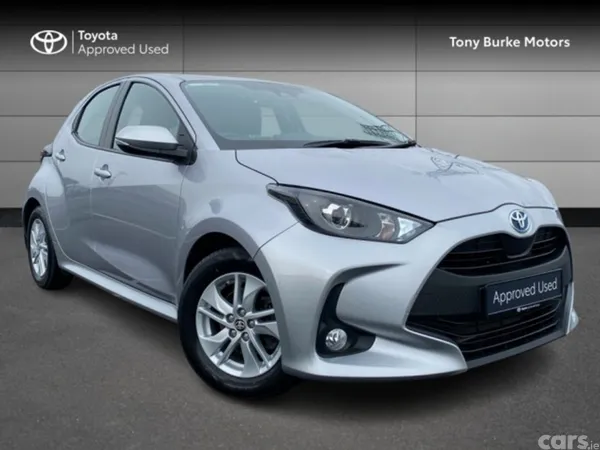 Toyota Yaris Hatchback, Petrol Hybrid, 2022, Silver