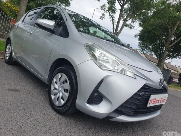 Toyota Yaris Hatchback, Petrol, 2018, Silver