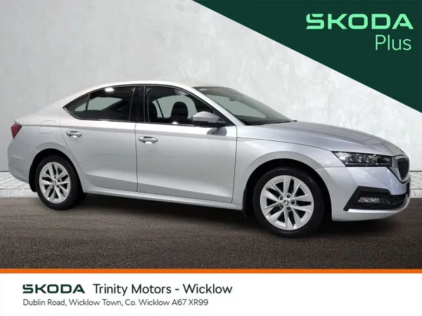Skoda Octavia Saloon, Petrol, 2022, Silver
