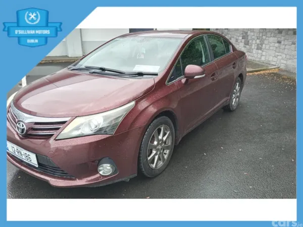 Toyota Avensis Saloon, Diesel, 2012, Red