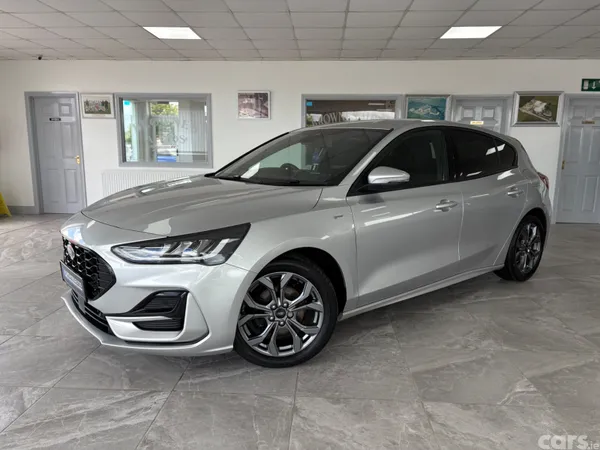 Ford Focus Hatchback, Petrol, 2024, Silver
