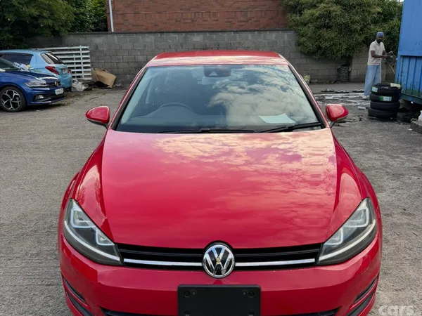 Volkswagen Golf Hatchback, Petrol, 2015, Red
