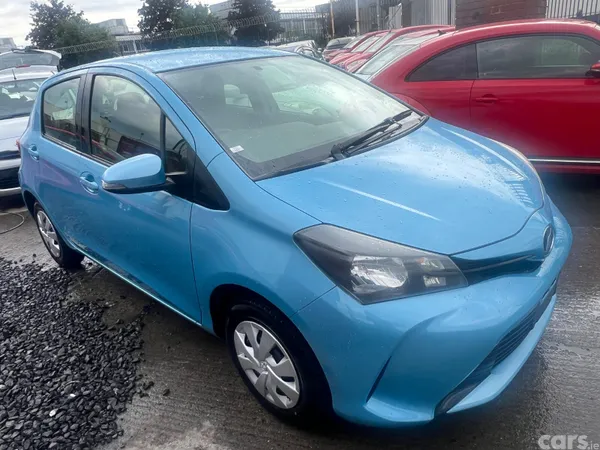 Toyota Vitz Hatchback, Petrol, 2015, Blue