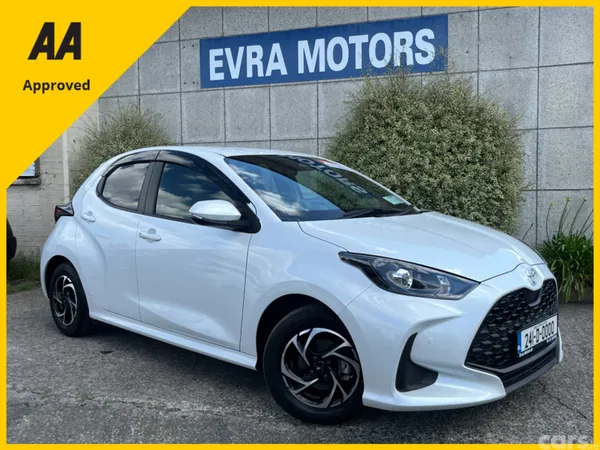 Toyota Yaris Hatchback, Petrol Hybrid, 2024, White