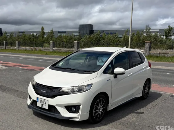 Honda Jazz Hatchback, Petrol Hybrid, 2015, White