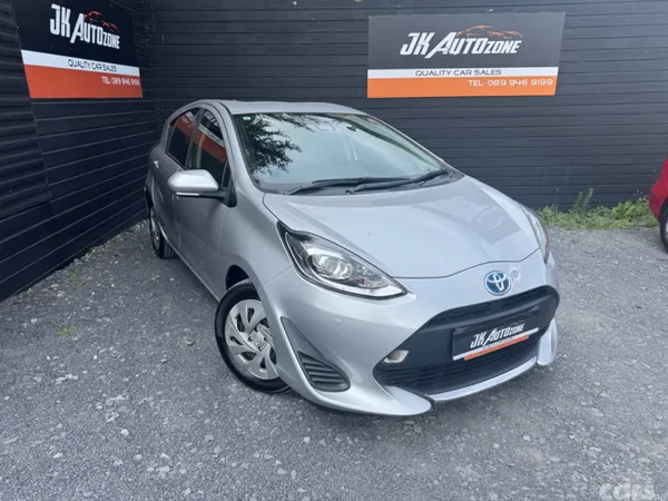 Toyota Aqua Hatchback, Petrol Hybrid, 2021, Silver