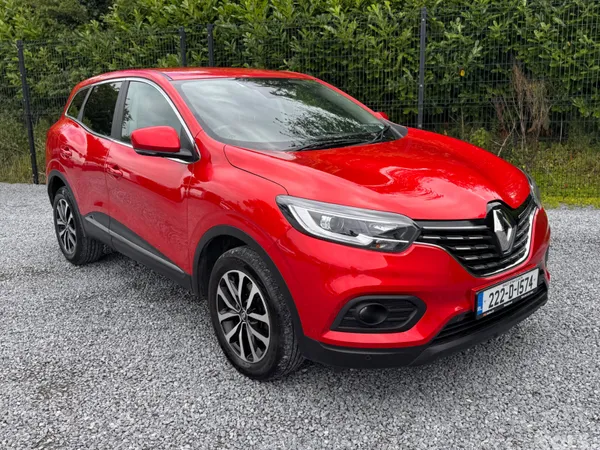 Renault Kadjar SUV, Petrol, 2022, Red