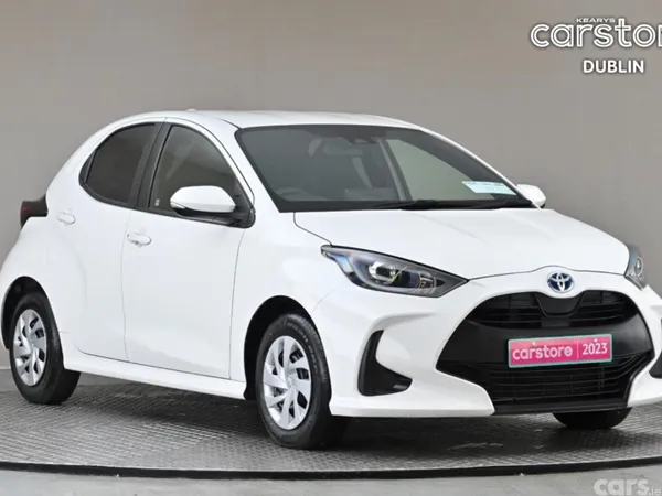 Toyota Yaris Hatchback, Petrol Hybrid, 2023, White