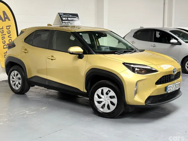Toyota Yaris Cross Estate, Petrol Hybrid, 2022, Gold