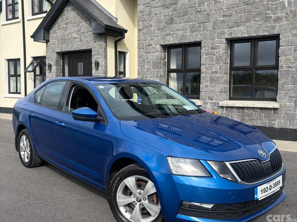 Skoda Octavia Saloon, Diesel, 2019, Blue