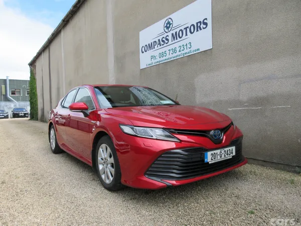 Toyota Camry Saloon, Petrol Hybrid, 2020, Red