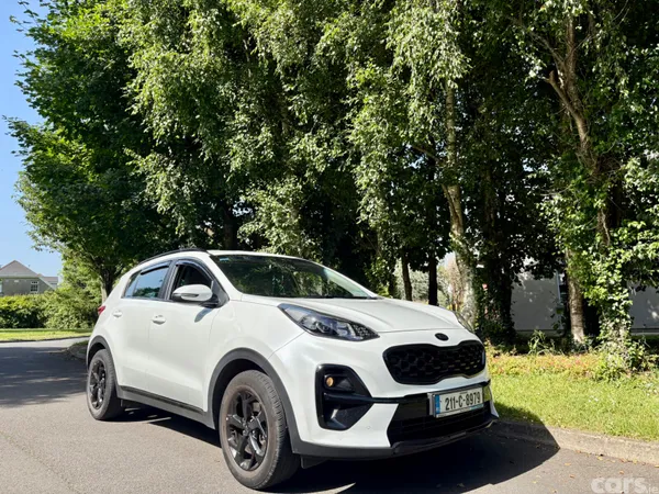 Kia Sportage SUV, Diesel Hybrid, 2021, White